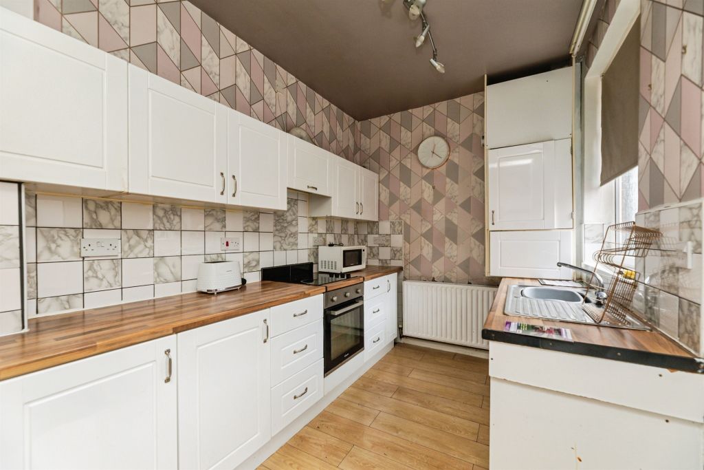 Property photo 3 of 16