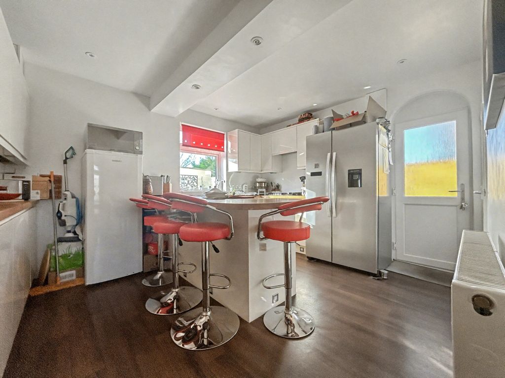 Property photo 2 of 16 Img1937