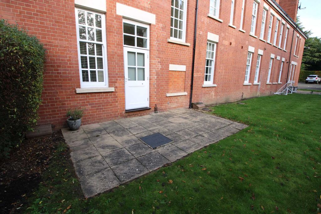 Property photo 3 of 17 Photo