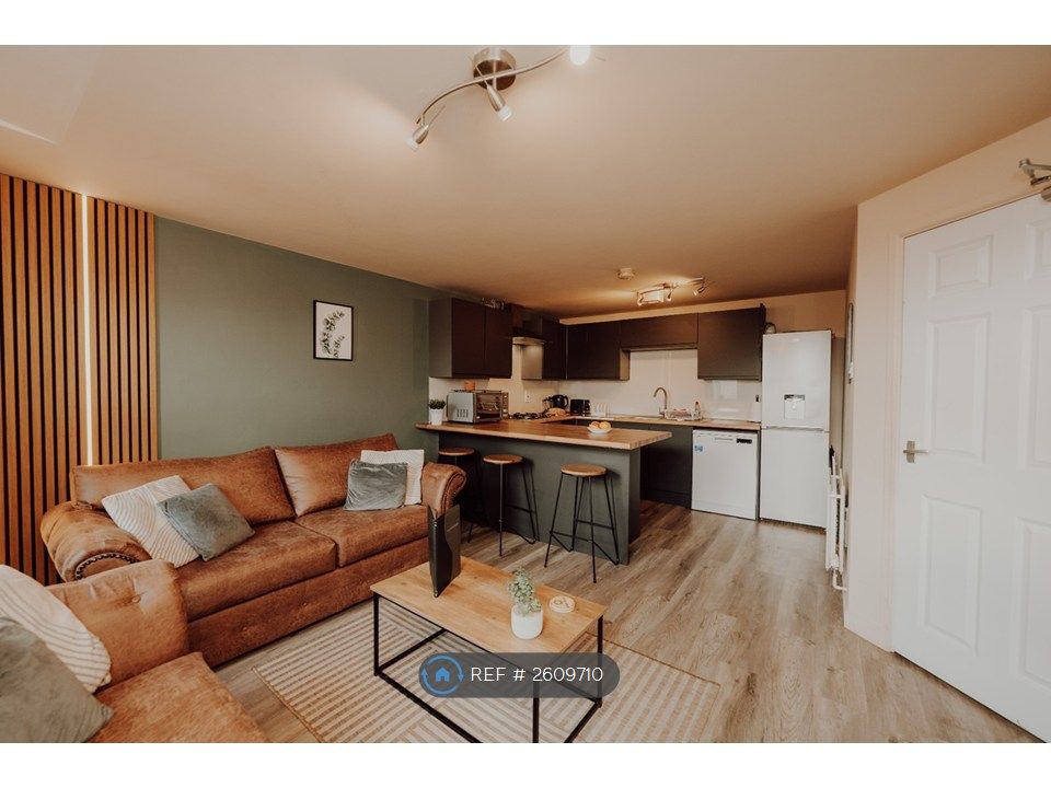 Property photo 2 of 17 Kitchen 1