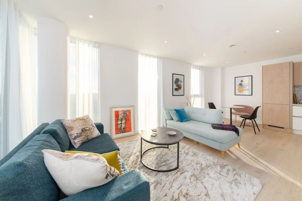 Property photo 2 of 9