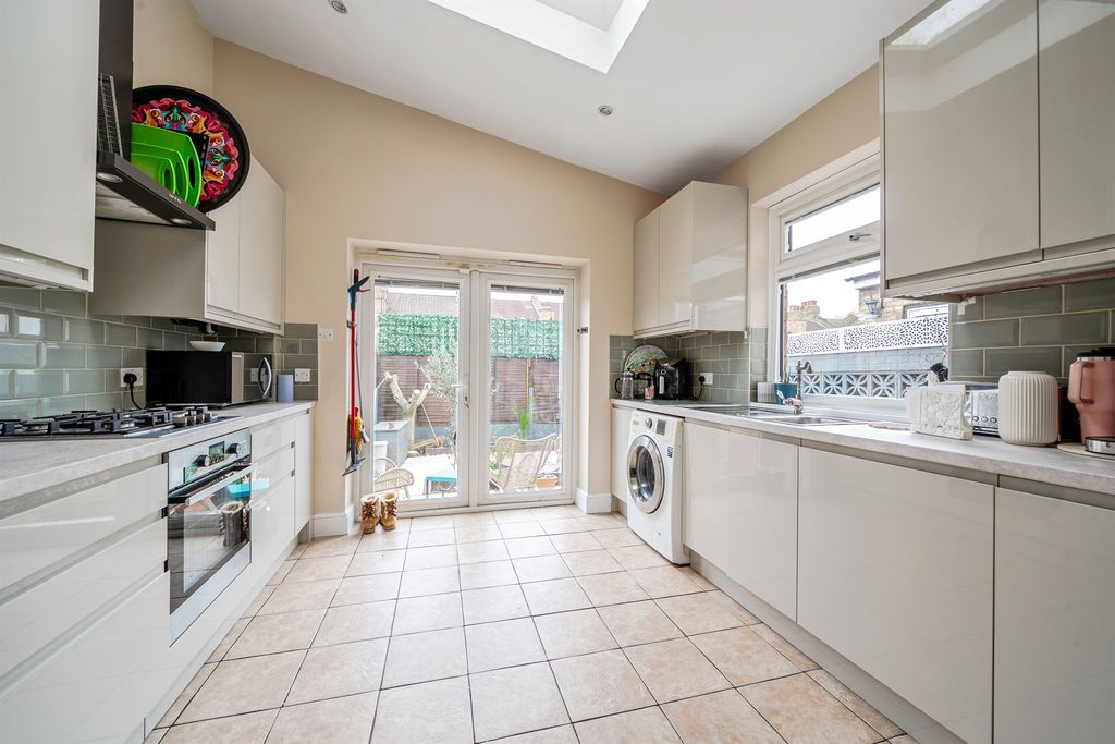Property photo 3 of 13