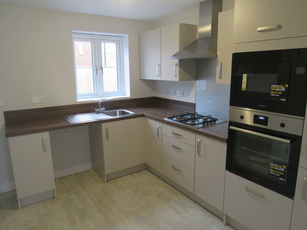 Property photo 2 of 13 Kitchen (1)