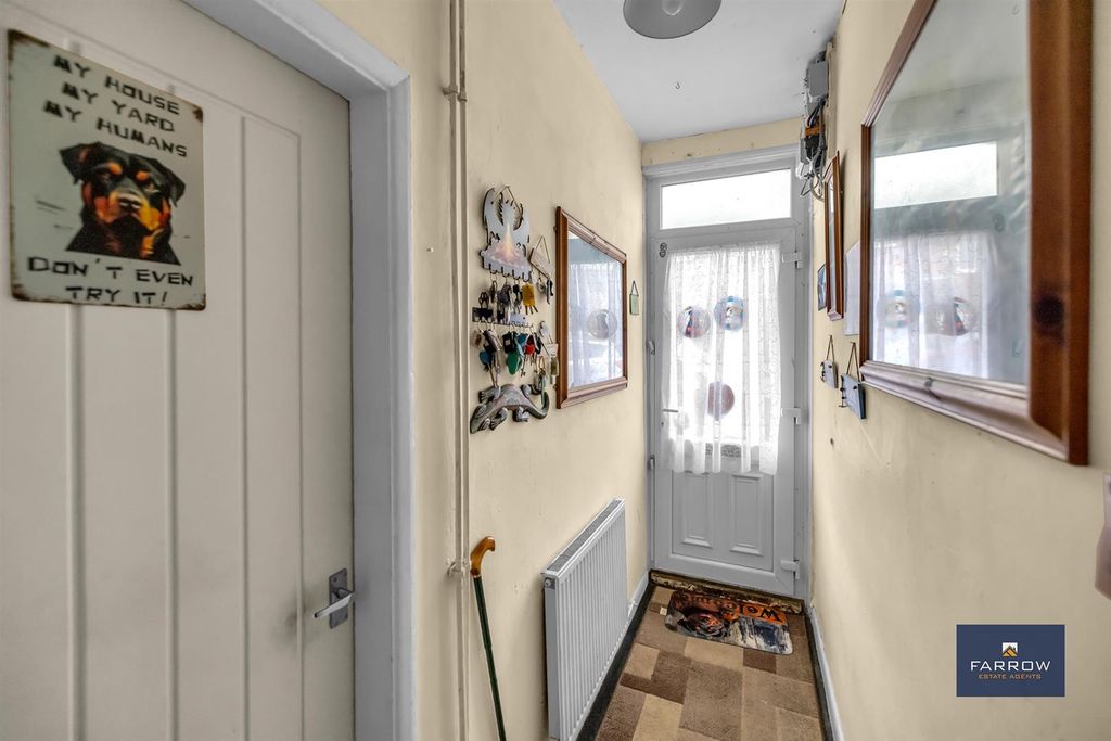 Property photo 2 of 23 Hallway