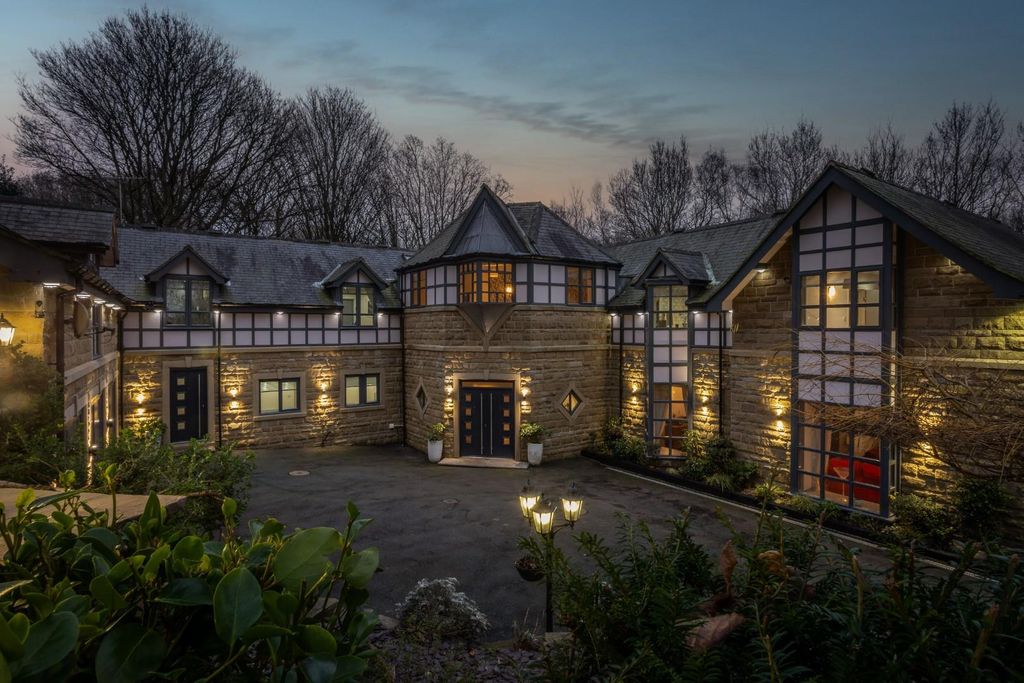 Property photo 1 of 32 Craggwood Manor (63).Jpg