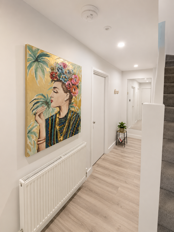 Property photo 2 of 10 Hallway