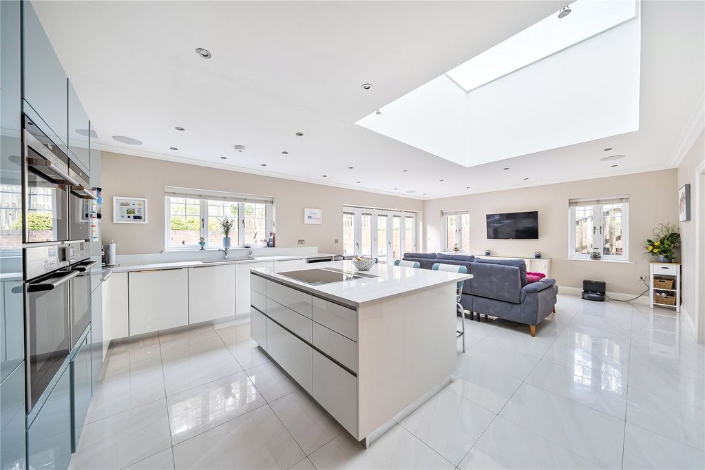 Property photo 2 of 31 Picture 2