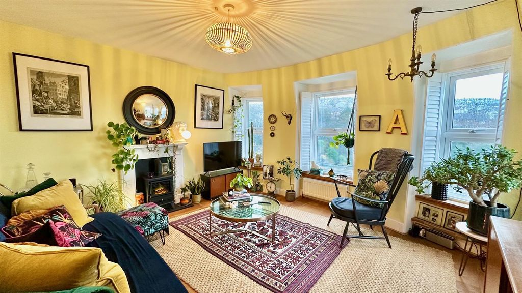 Property photo 1 of 36