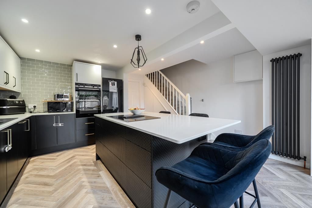 Property photo 2 of 20 Kitchen