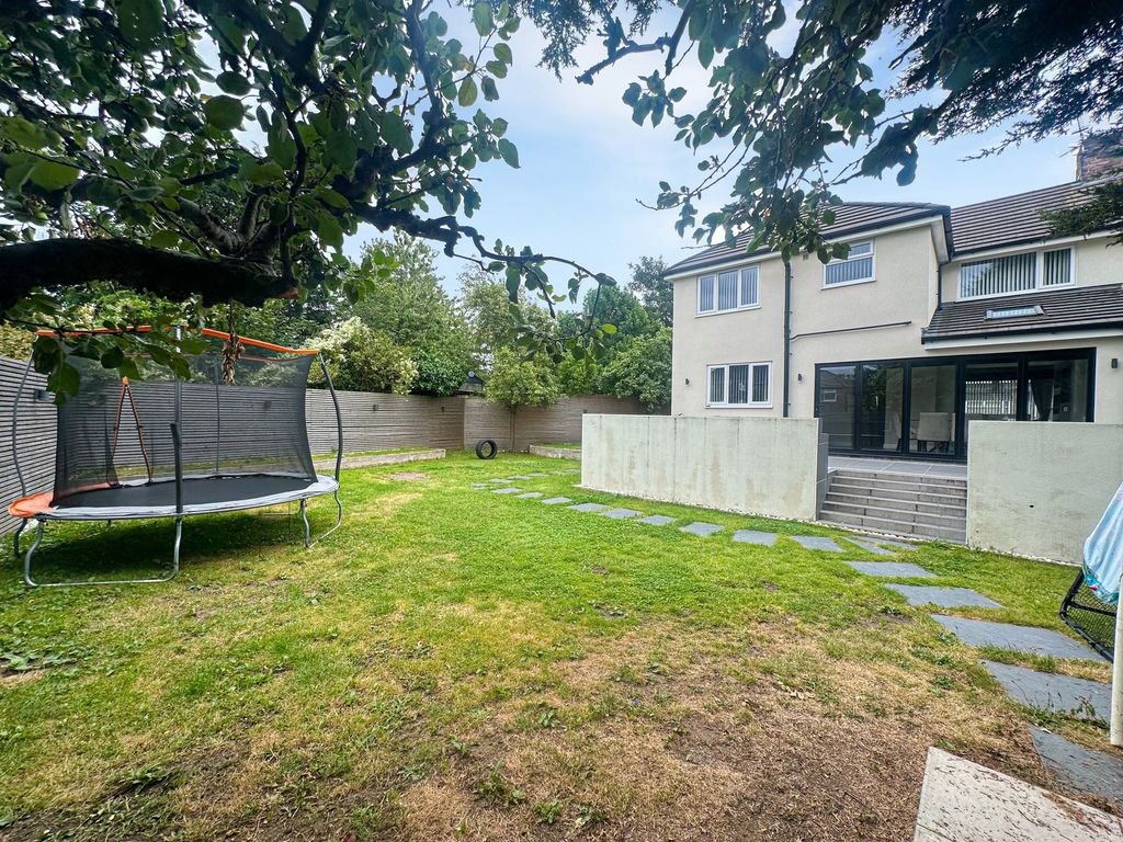 Property photo 3 of 18 Photo 17