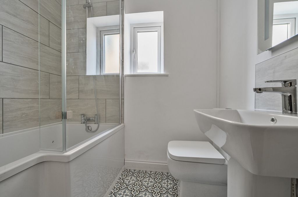 Property photo 2 of 11 1528069-5-6Abba8B...