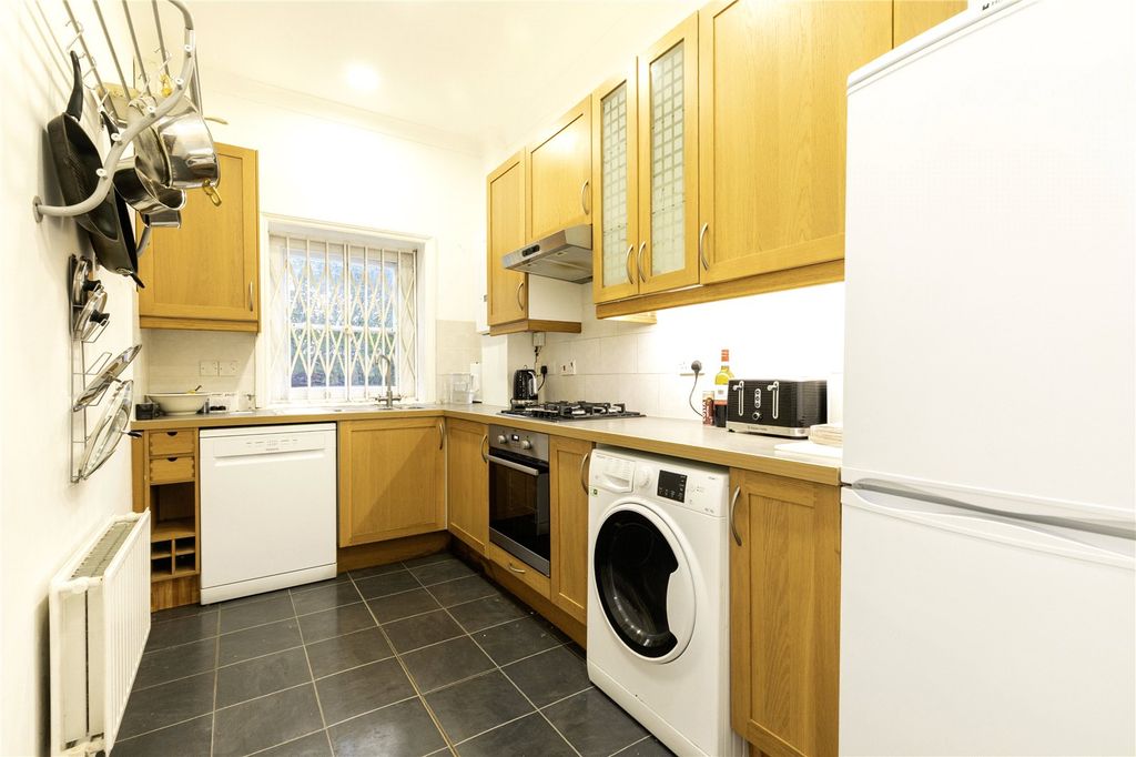 Property photo 3 of 20 Kitchen