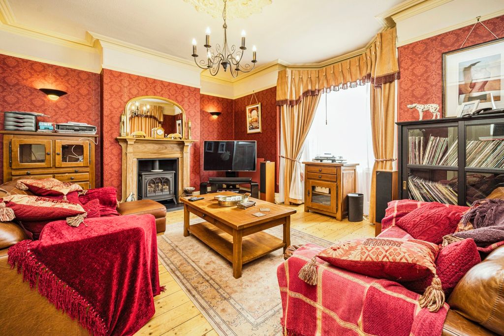 Property photo 2 of 19 Photography