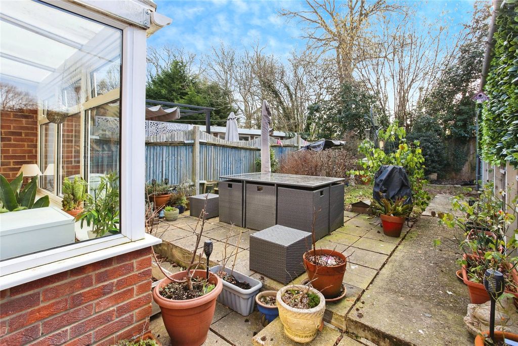 Property photo 3 of 17 Picture No. 02