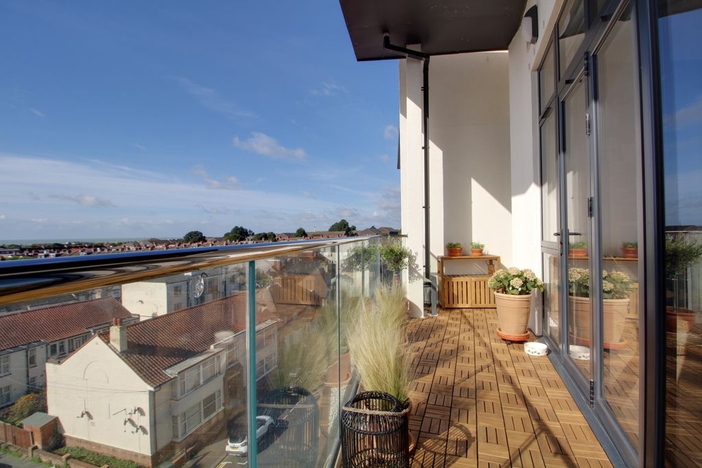 Property photo 2 of 13 Balcony