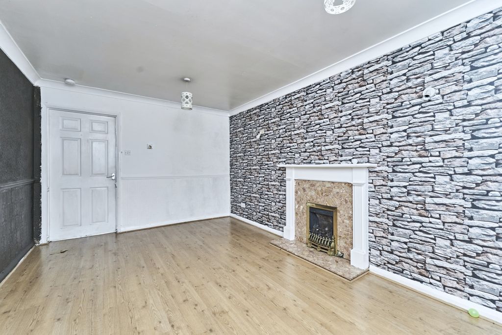 Property photo 2 of 11 20251119112926_Mmk08907_Tyma4.Jpg