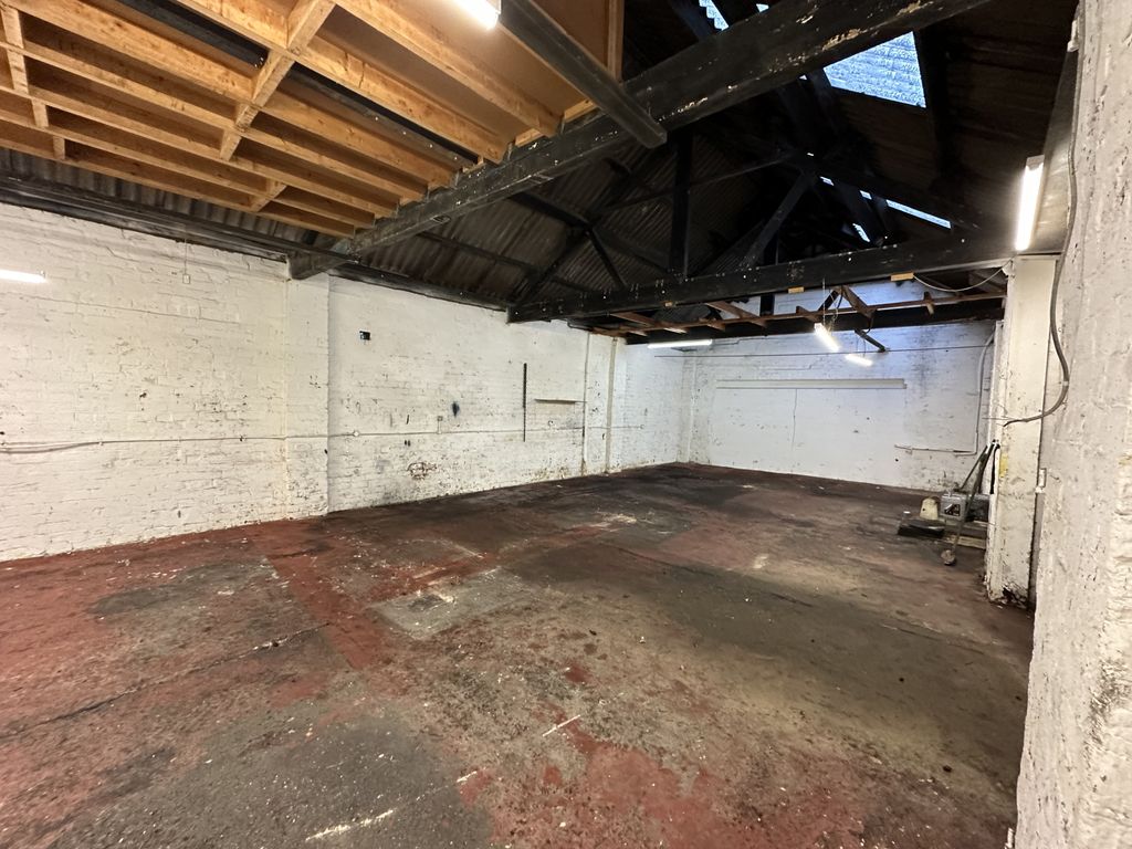 Property photo 2 of 3