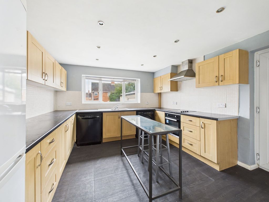 Property photo 3 of 15 Breakfast Kitchen