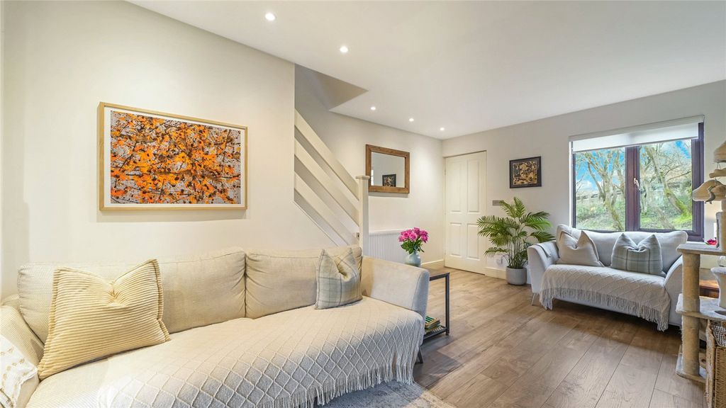 Property photo 3 of 15 Picture No. 02