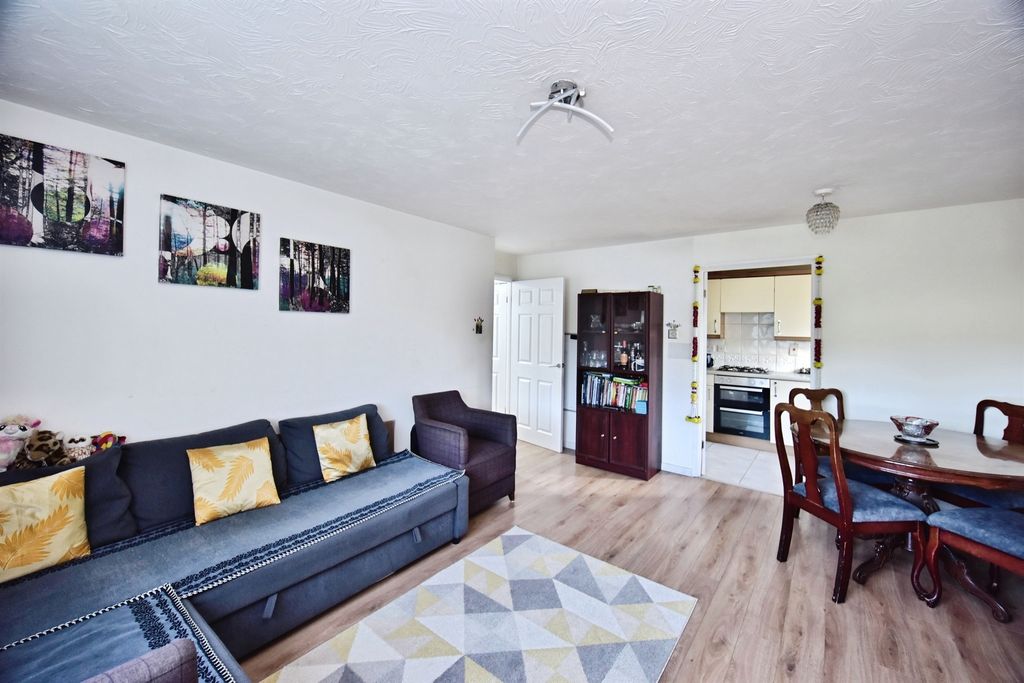 Property photo 2 of 12