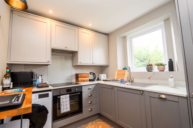 Property photo 3 of 9 Kitchen