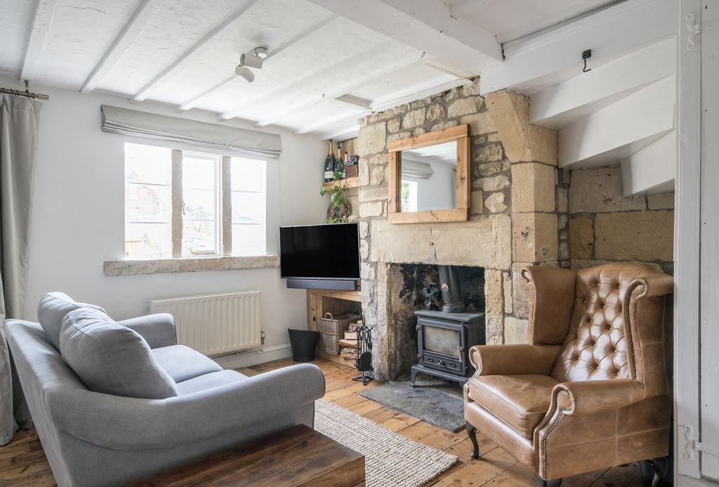 Property photo 3 of 18 Sitting Room