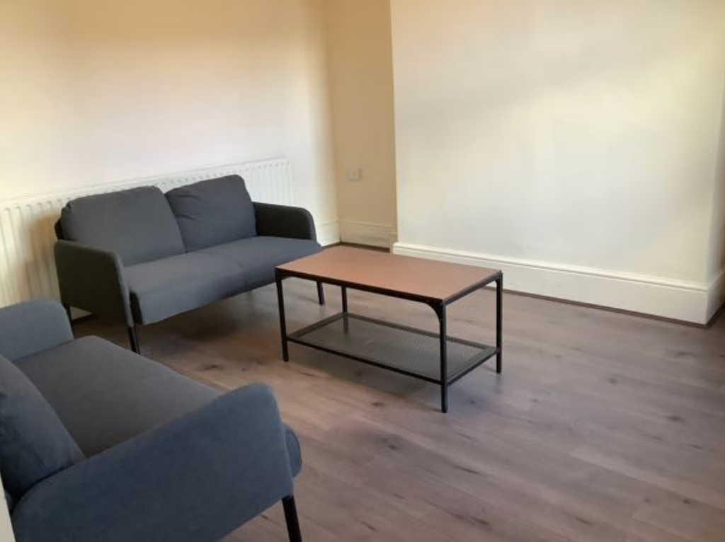 Property photo 2 of 6