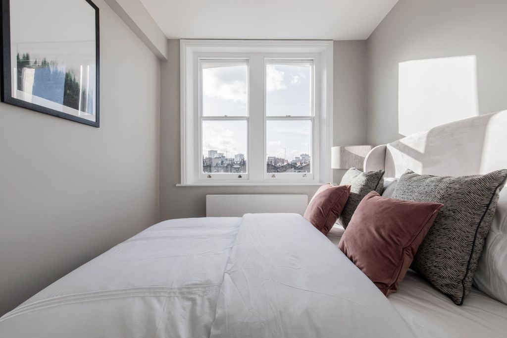 Property photo 3 of 18 Bedroom