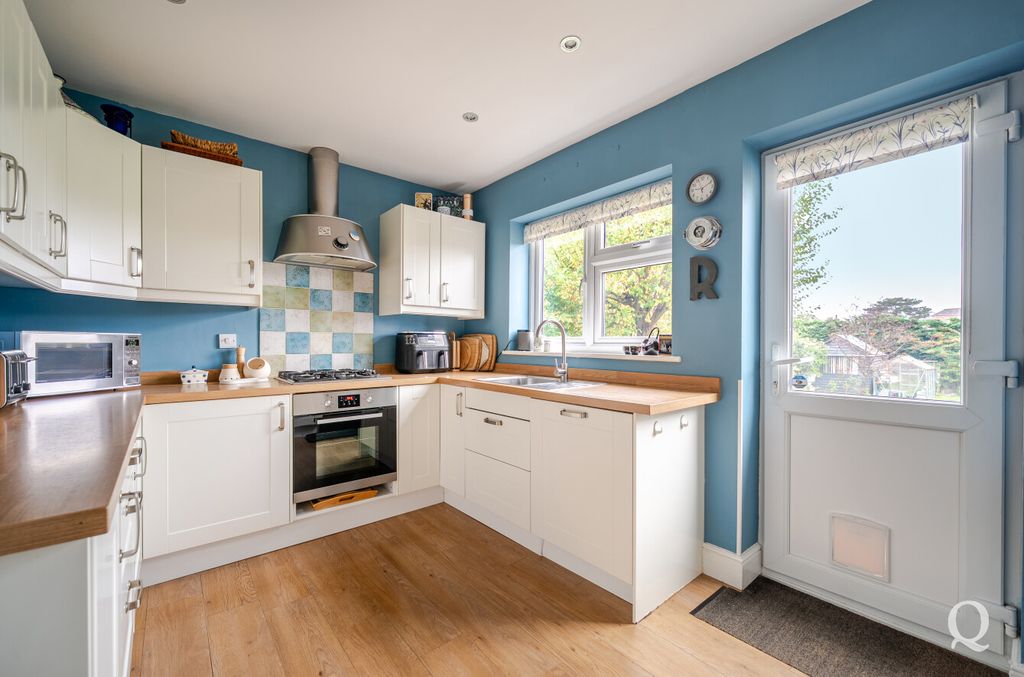 Property photo 2 of 23 400576d1-2Aaf-4Eb...