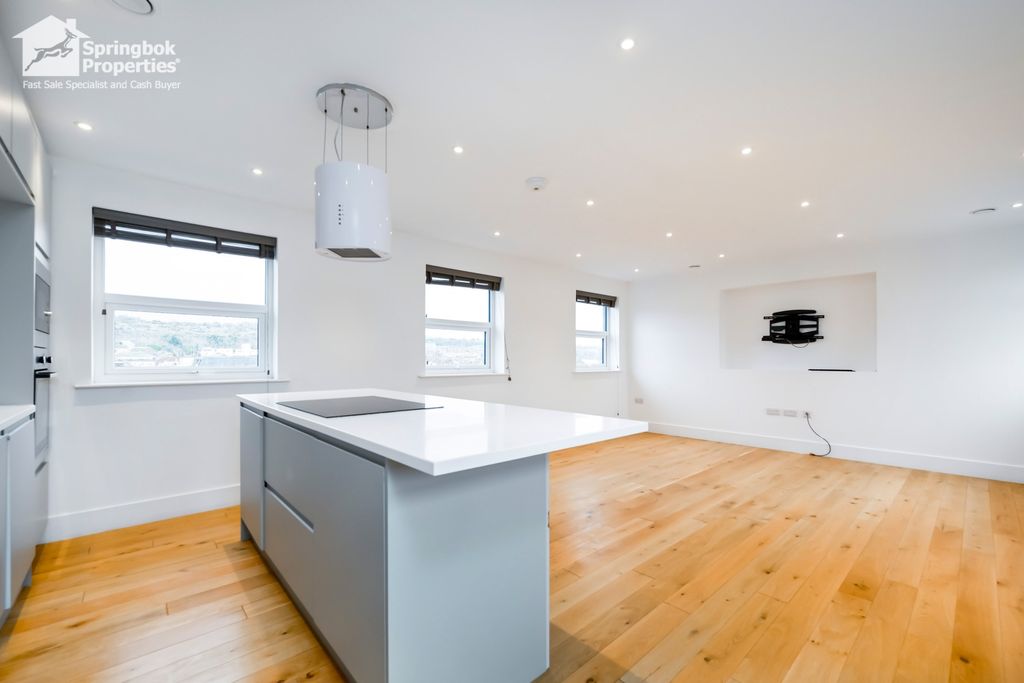 Property photo 2 of 16 Image 1