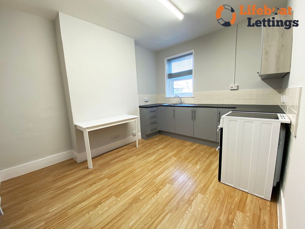 Property photo 3 of 10 Kitchen A