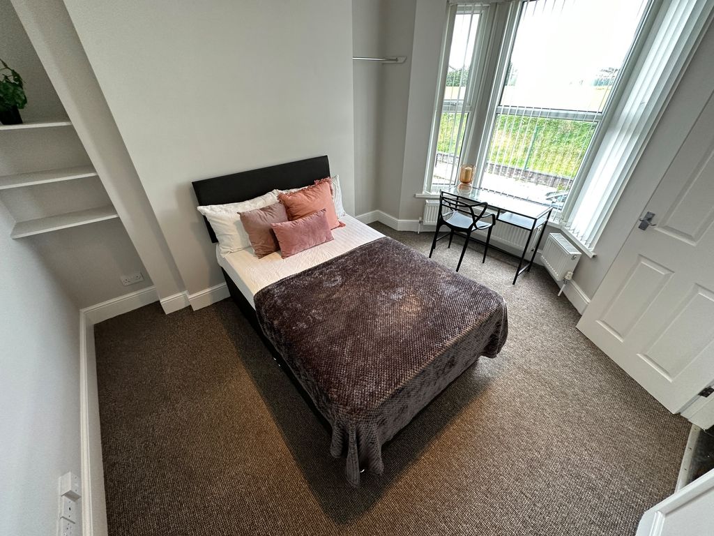 Property photo 1 of 6 76 Jubilee3