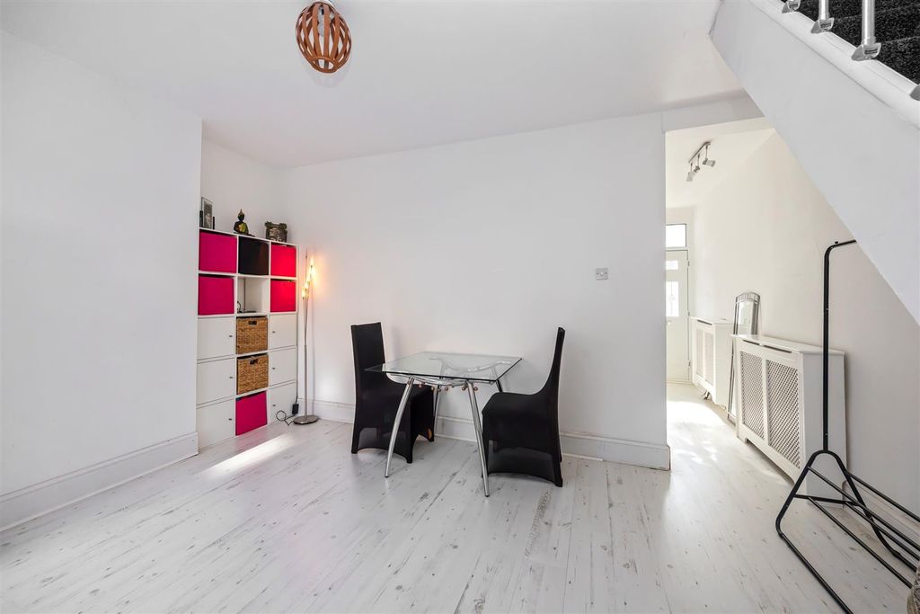Property photo 3 of 11 Dining Room