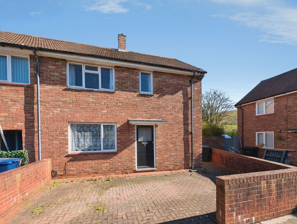 Property photo 1 of 12 Photo 4