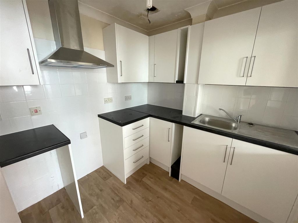 Property photo 2 of 6 Kitchen.Jpg