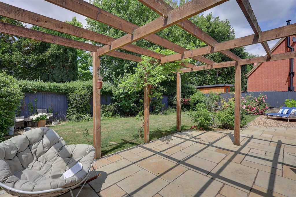 Property photo 2 of 24