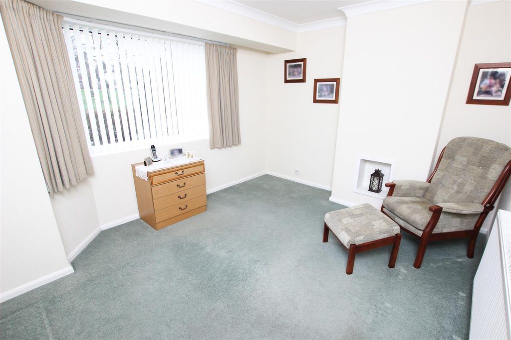 Property photo 3 of 13 Dining/Living Room