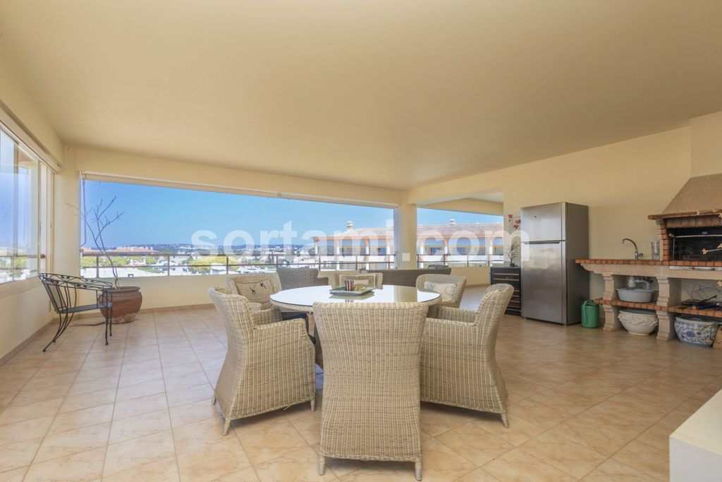 Property photo 2 of 30