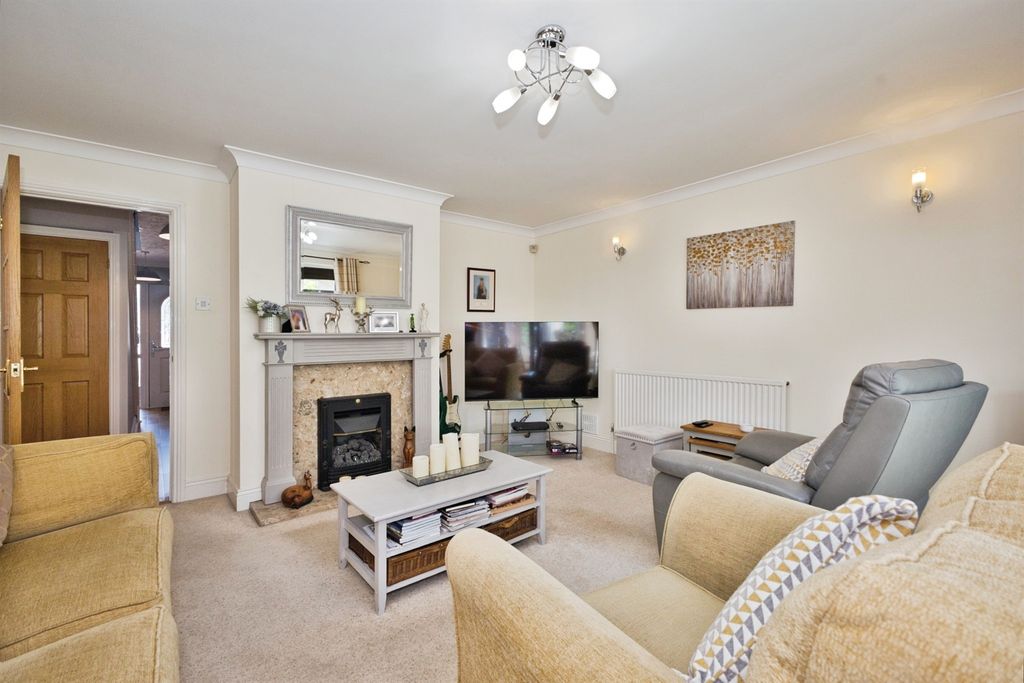 Property photo 3 of 19