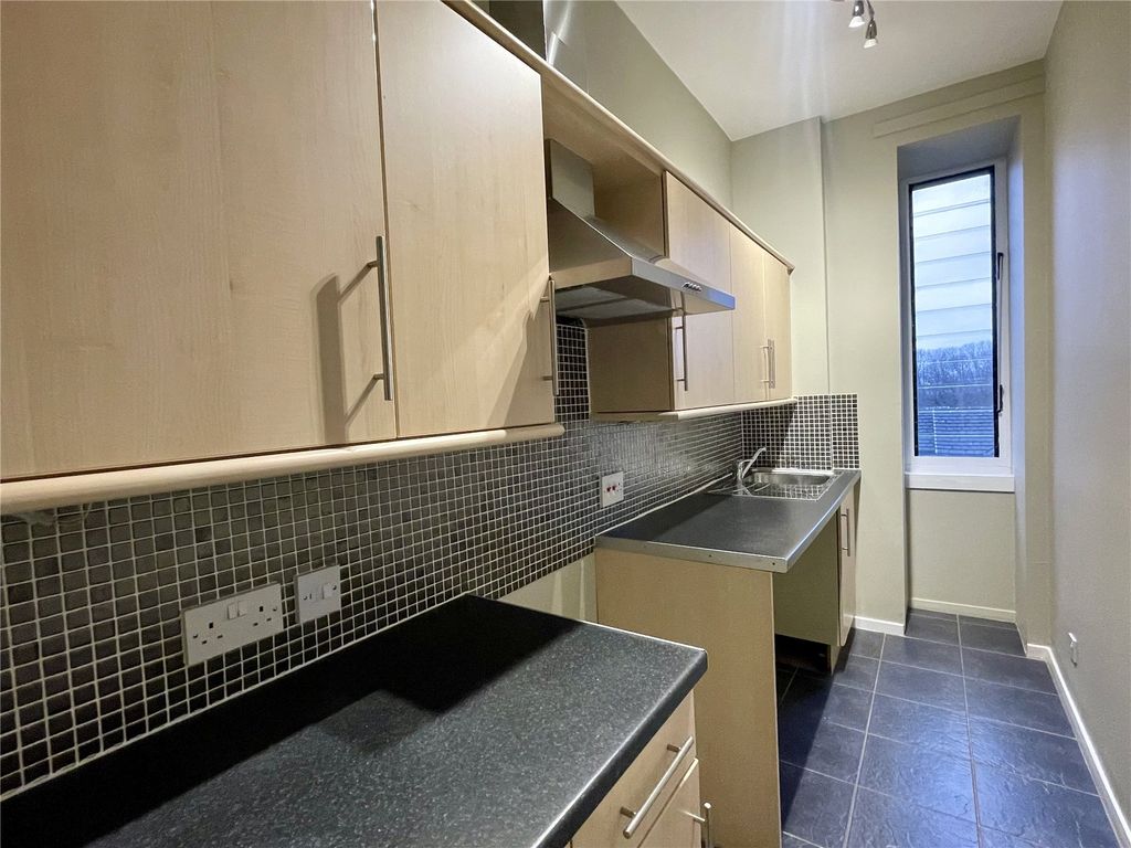 Property photo 3 of 11 Picture No. 01