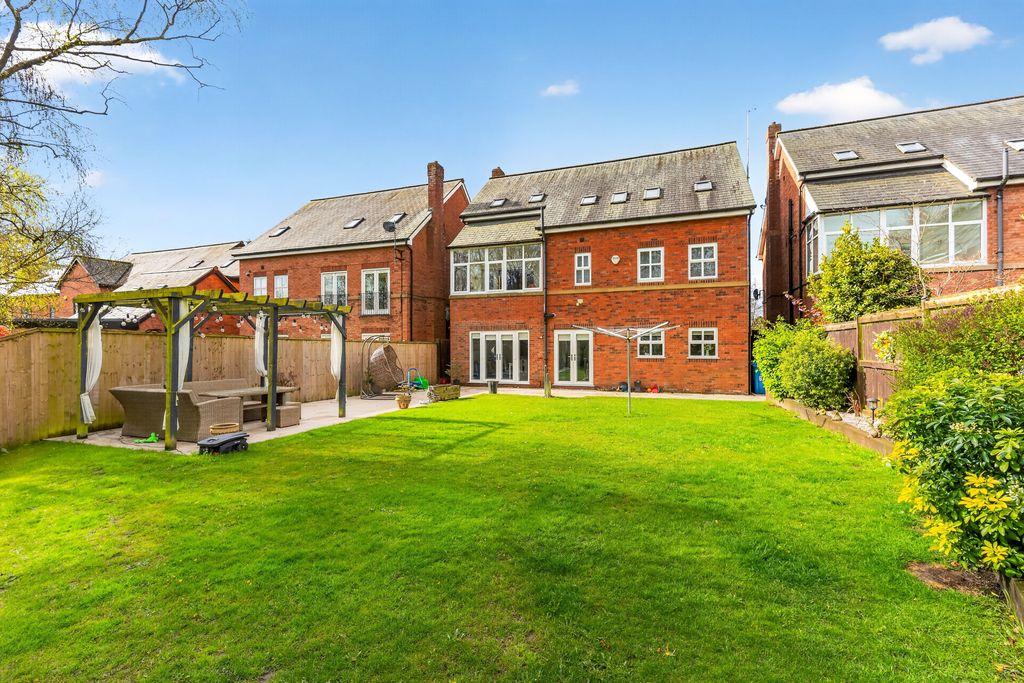 Property photo 2 of 26 Rear Garden