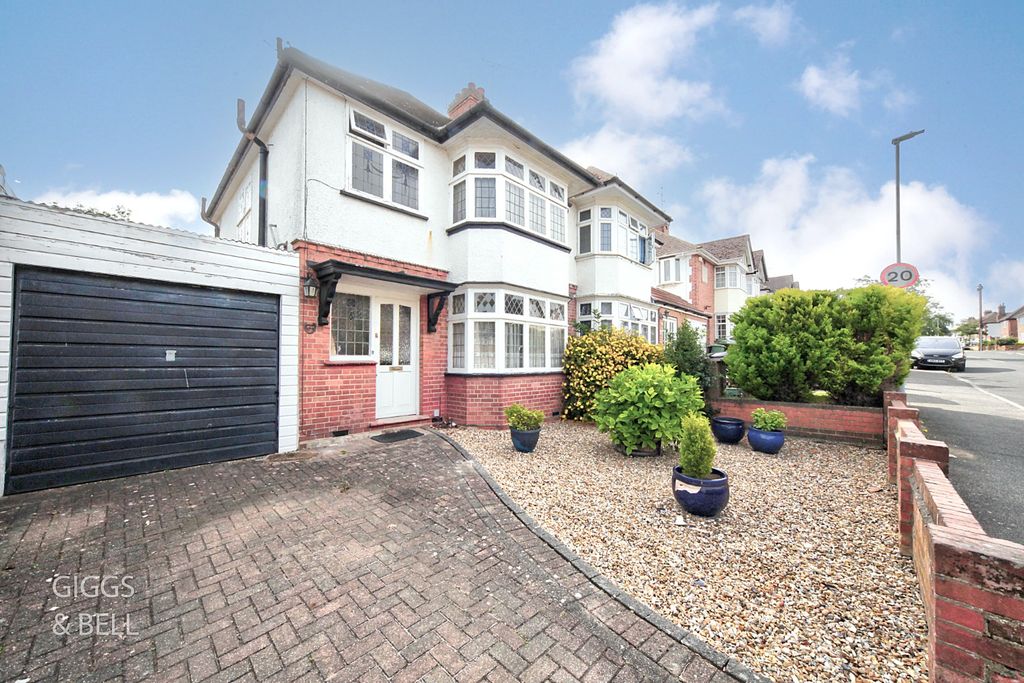 Property photo 1 of 18 4223970