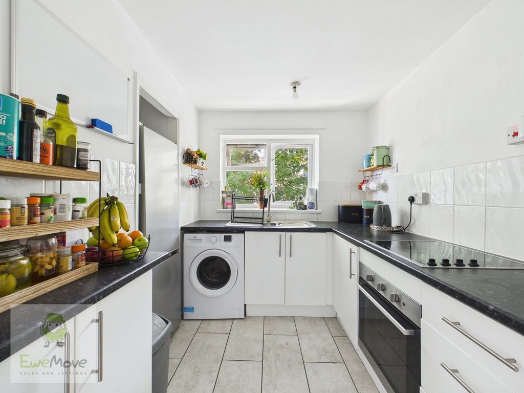 Property photo 2 of 12 Kitchen