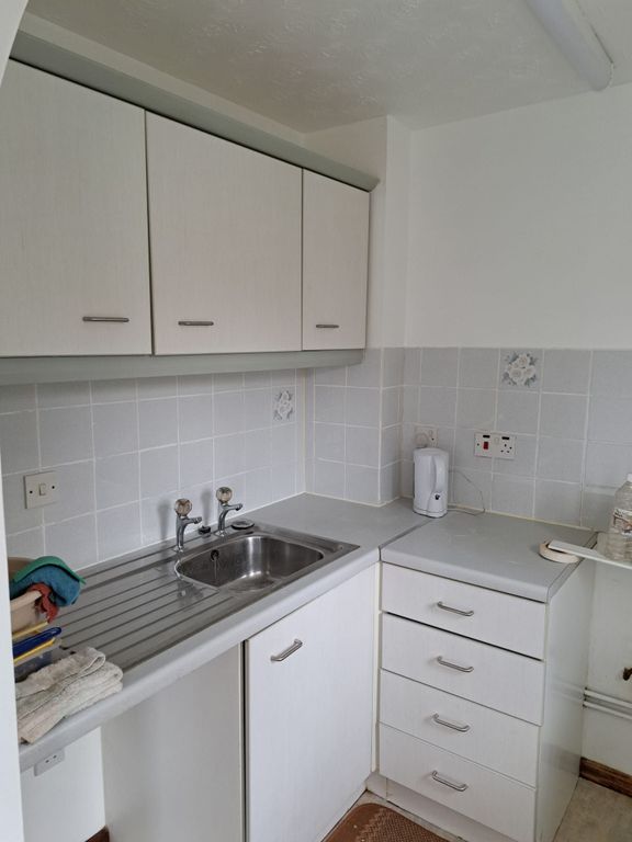 Property photo 2 of 8