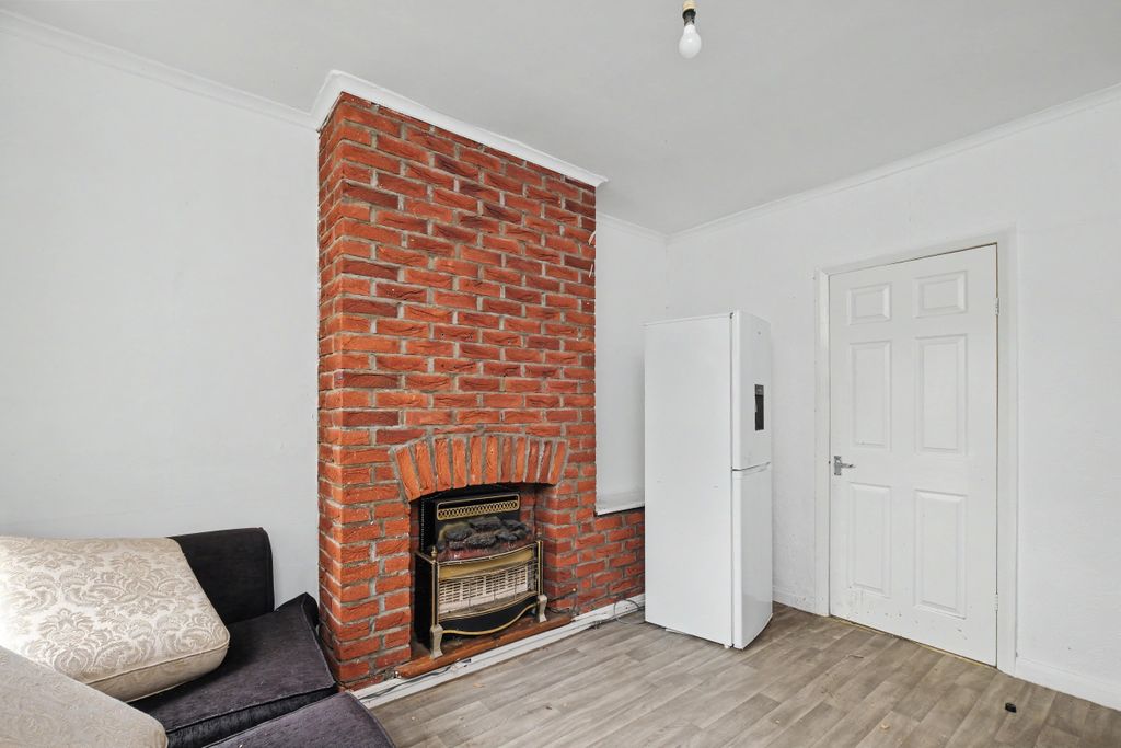 Property photo 3 of 19 154 New Town Street, Luton, Lu1 3Ef