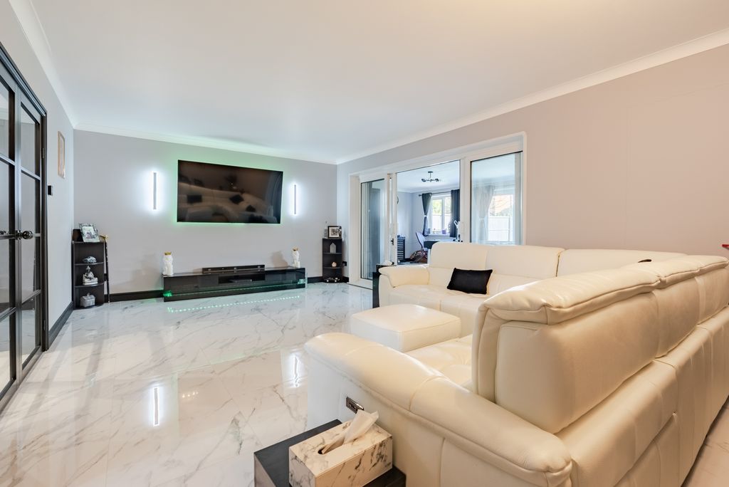 Property photo 2 of 28 Photo 14