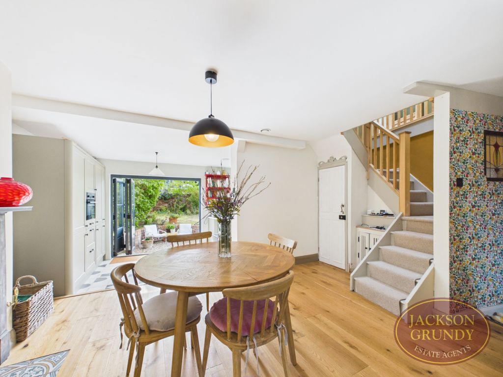 Property photo 3 of 17 Prince Of Wales Row