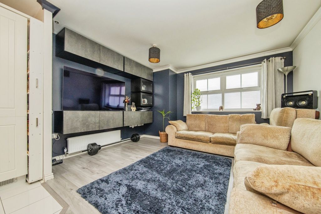 Property photo 3 of 13 Pbox-Img.Jpg