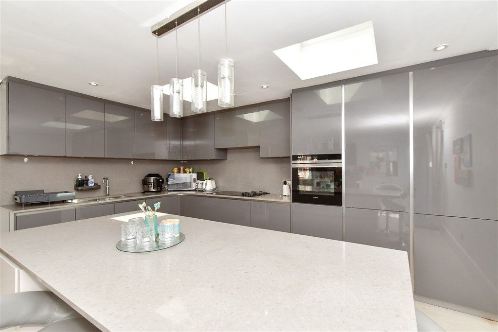 Property photo 3 of 16 Kitchen/Diner