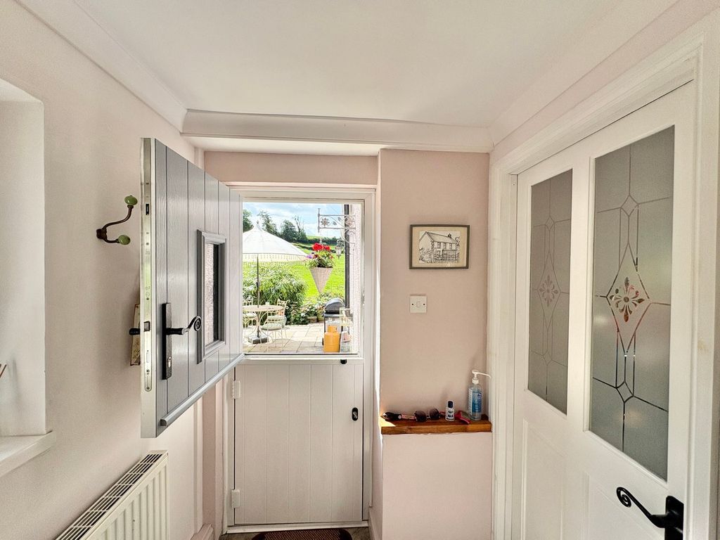 Property photo 2 of 43